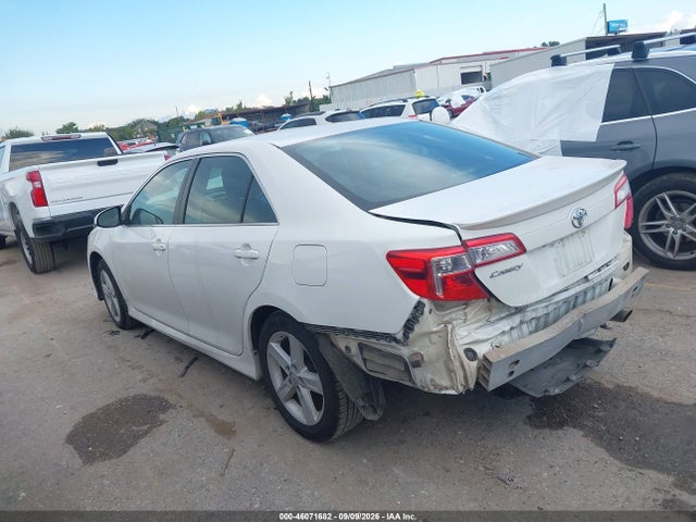 46071682 :رقم المزاد ، 4T1BF1FK9EU462610 vin ، 2014 Toyota Camry Se مزاد بيع