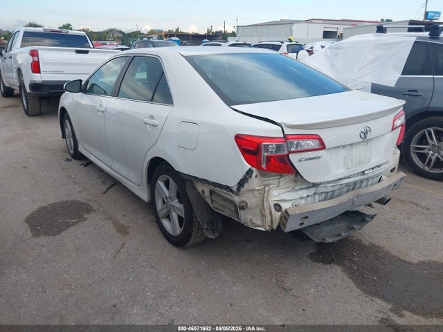 46071682 :رقم المزاد ، 4T1BF1FK9EU462610 vin ، 2014 Toyota Camry Se مزاد بيع