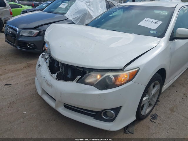 46071682 :رقم المزاد ، 4T1BF1FK9EU462610 vin ، 2014 Toyota Camry Se مزاد بيع