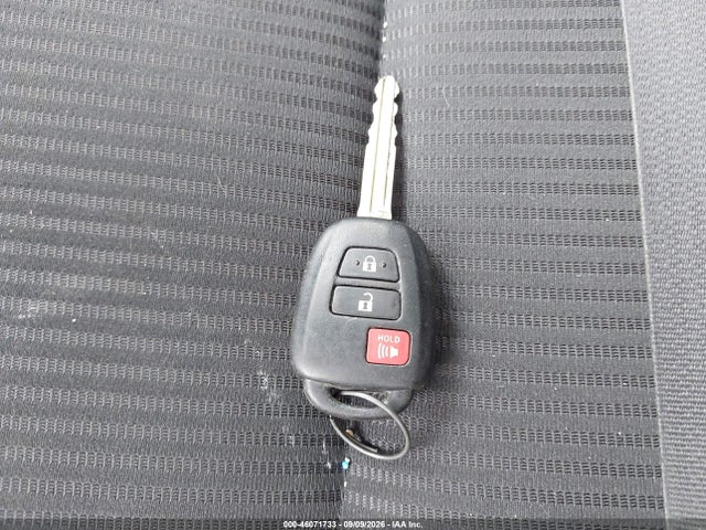 46071733 :رقم المزاد ، JTMRFREV8FJ034642 vin ، 2015 Toyota Rav4 Xle مزاد بيع