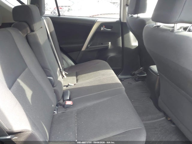46071733 :رقم المزاد ، JTMRFREV8FJ034642 vin ، 2015 Toyota Rav4 Xle مزاد بيع