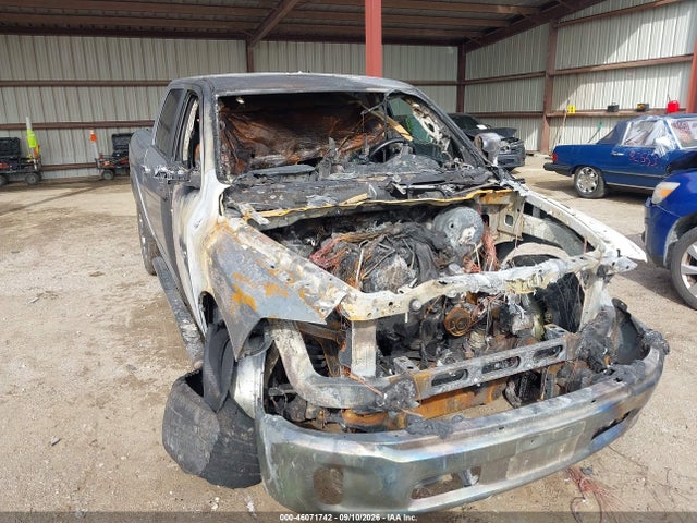 46071742 :رقم المزاد ، 1C6RR7NM4KS720448 vin ، 2019 Ram 1500 Classic Laramie  4x4 5'7 Box مزاد بيع