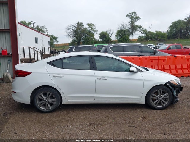 Hyundai Elantra Value Edition 2017 5NPD84LFXHH146762 Image 14