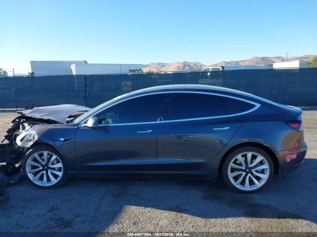 Tesla Model 3 Long Range/performance 2018 5YJ3E1EB7JF068815 Image 13