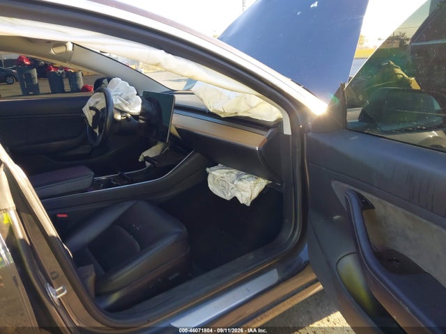 Tesla Model 3 Long Range/performance 2018 5YJ3E1EB7JF068815 Image 5