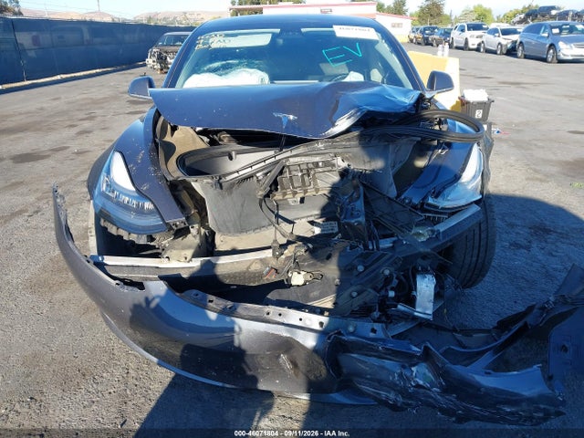 Tesla Model 3 Long Range/performance 2018 5YJ3E1EB7JF068815 Image 6