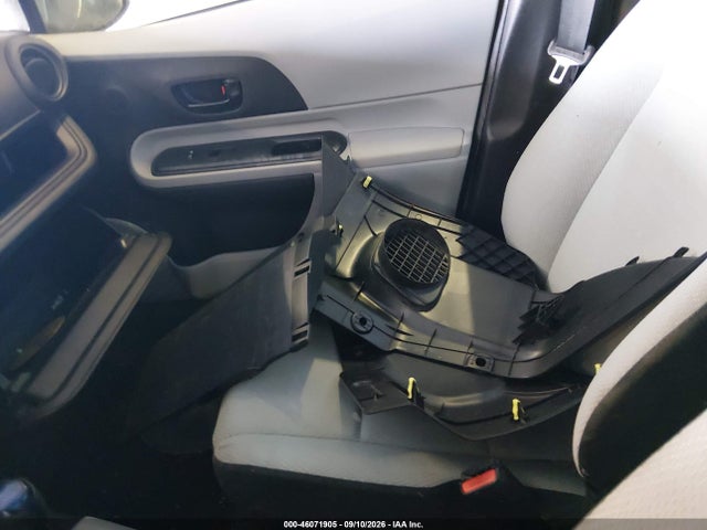 2012 Toyota Prius C One მანქანა იყიდება აუქციონზე, vin: JTDKDTB35C1510560, აუქციონის ნომერი: 46071905