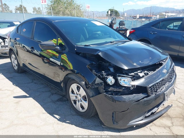 46071948 :رقم المزاد ، 3KPFL4A7XHE090152 vin ، 2017 Kia Forte Lx مزاد بيع