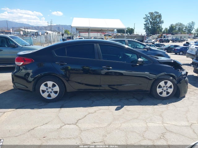 Продажа на аукционе авто 2017 Kia Forte Lx, vin: 3KPFL4A7XHE090152, номер лота: 46071948