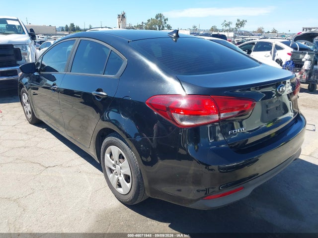 Продажа на аукционе авто 2017 Kia Forte Lx, vin: 3KPFL4A7XHE090152, номер лота: 46071948