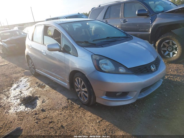 46072024 :رقم المزاد ، JHMGE8H51DC027855 vin ، 2013 Honda Fit Sport مزاد بيع