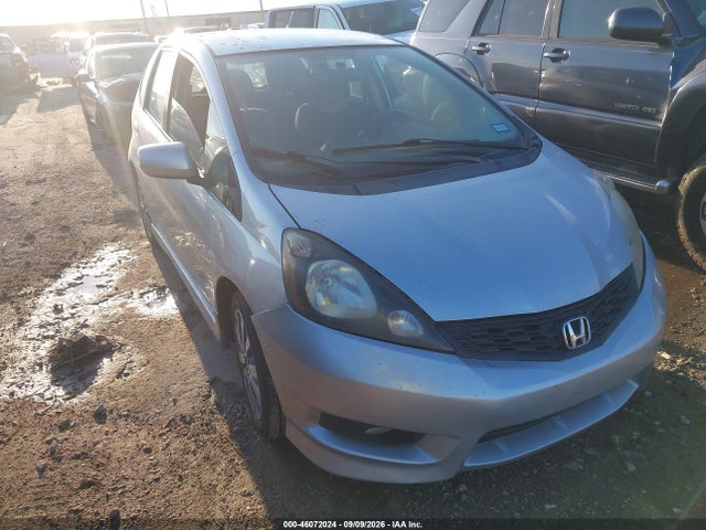 46072024 :رقم المزاد ، JHMGE8H51DC027855 vin ، 2013 Honda Fit Sport مزاد بيع