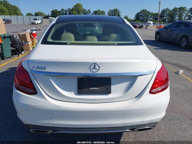 2015 Mercedes-benz C 300 მანქანა იყიდება აუქციონზე, vin: 55SWF4JB4FU077897, აუქციონის ნომერი: 46072123