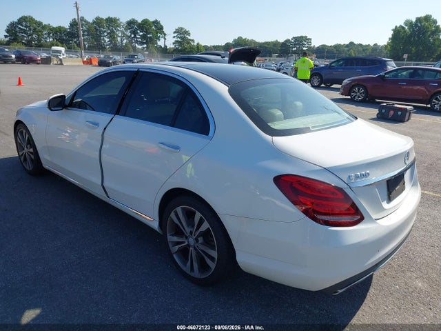 2015 Mercedes-benz C 300 მანქანა იყიდება აუქციონზე, vin: 55SWF4JB4FU077897, აუქციონის ნომერი: 46072123