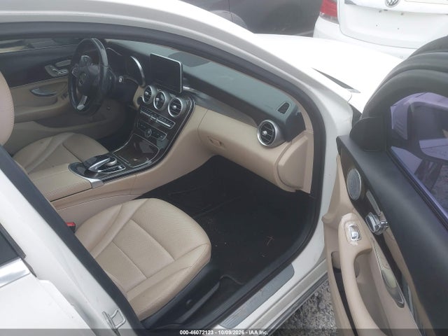 2015 Mercedes-benz C 300 მანქანა იყიდება აუქციონზე, vin: 55SWF4JB4FU077897, აუქციონის ნომერი: 46072123