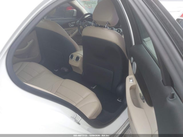 2015 Mercedes-benz C 300 მანქანა იყიდება აუქციონზე, vin: 55SWF4JB4FU077897, აუქციონის ნომერი: 46072123