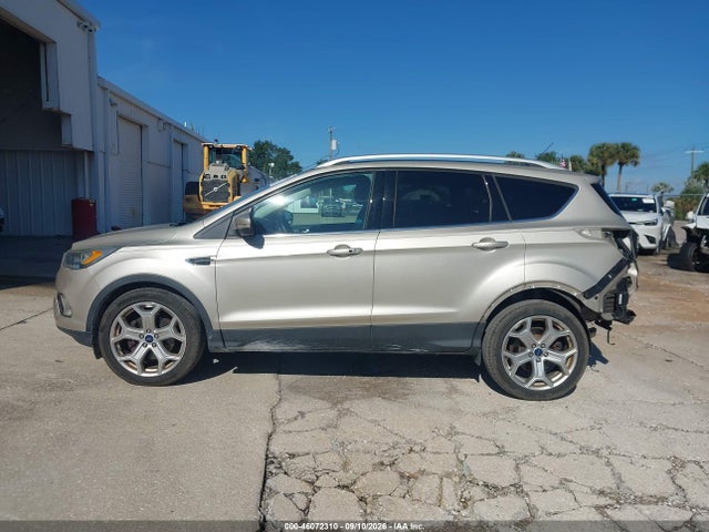 46072310 :رقم المزاد ، 1FMCU0J91HUB57020 vin ، 2017 Ford Escape Titanium مزاد بيع