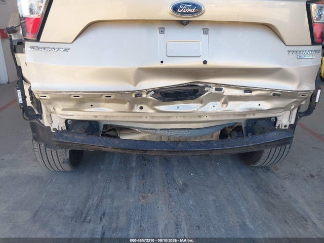 46072310 :رقم المزاد ، 1FMCU0J91HUB57020 vin ، 2017 Ford Escape Titanium مزاد بيع