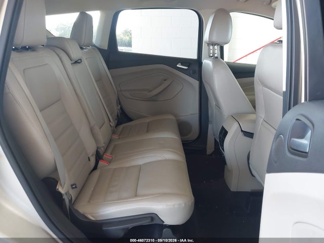 46072310 :رقم المزاد ، 1FMCU0J91HUB57020 vin ، 2017 Ford Escape Titanium مزاد بيع