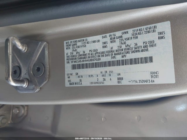 46072310 :رقم المزاد ، 1FMCU0J91HUB57020 vin ، 2017 Ford Escape Titanium مزاد بيع
