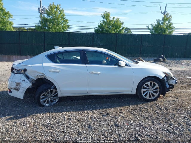 2017 Acura Ilx Acurawatch Plus Package მანქანა იყიდება აუქციონზე, vin: 19UDE2F35HA013530, აუქციონის ნომერი: 46072441
