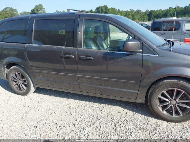 Auction sale of the 2017 Dodge Grand Caravan Sxt, vin: 2C4RDGCG0HR558185, lot number: 46072512