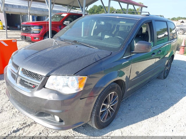 Auction sale of the 2017 Dodge Grand Caravan Sxt, vin: 2C4RDGCG0HR558185, lot number: 46072512