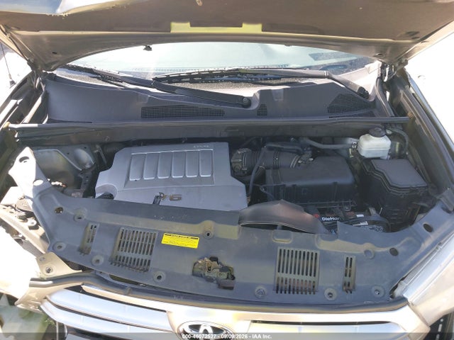 2011 Toyota Highlander Base V6 მანქანა იყიდება აუქციონზე, vin: 5TDZK3EH0BS037700, აუქციონის ნომერი: 46072527