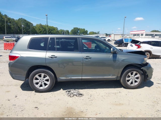 2011 Toyota Highlander Base V6 მანქანა იყიდება აუქციონზე, vin: 5TDZK3EH0BS037700, აუქციონის ნომერი: 46072527