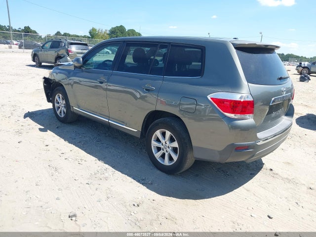 2011 Toyota Highlander Base V6 მანქანა იყიდება აუქციონზე, vin: 5TDZK3EH0BS037700, აუქციონის ნომერი: 46072527