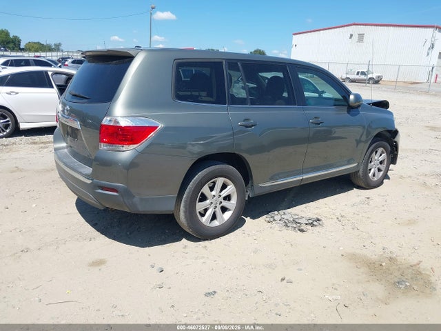 2011 Toyota Highlander Base V6 მანქანა იყიდება აუქციონზე, vin: 5TDZK3EH0BS037700, აუქციონის ნომერი: 46072527