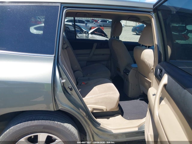 2011 Toyota Highlander Base V6 მანქანა იყიდება აუქციონზე, vin: 5TDZK3EH0BS037700, აუქციონის ნომერი: 46072527