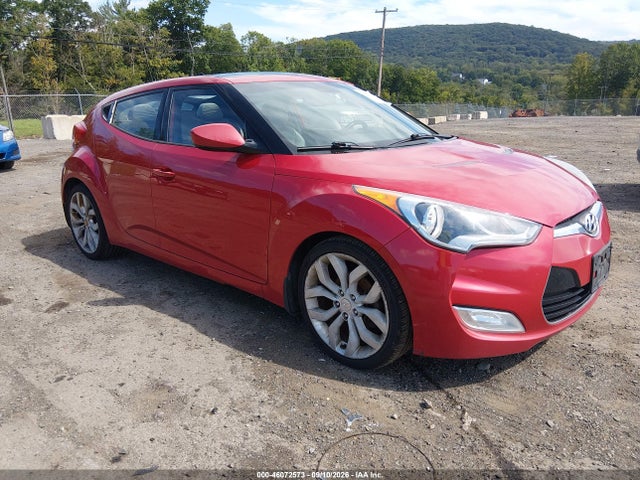 Auction sale of the 2013 Hyundai Veloster Base W/gray, vin: KMHTC6AD5DU116913, lot number: 46072573