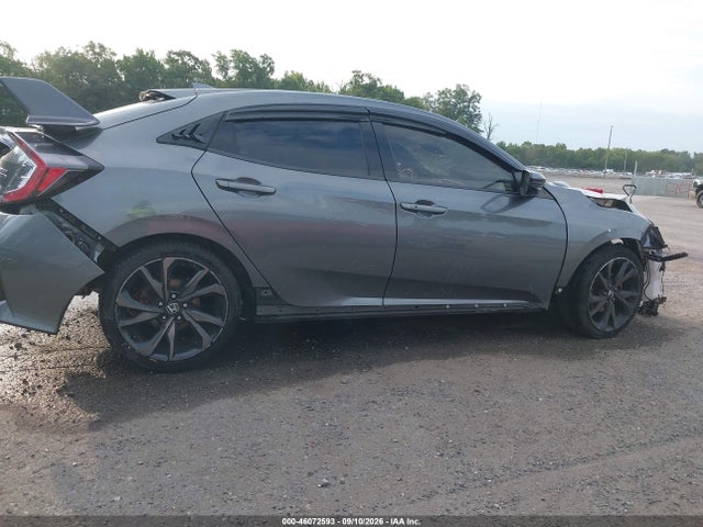 Продажа на аукционе авто 2018 Honda Civic Sport Touring, vin: SHHFK7H98JU409803, номер лота: 46072593