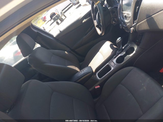 46072692 :رقم المزاد ، 1G1BE5SM3J7177702 vin ، 2018 Chevrolet Cruze Lt Auto مزاد بيع