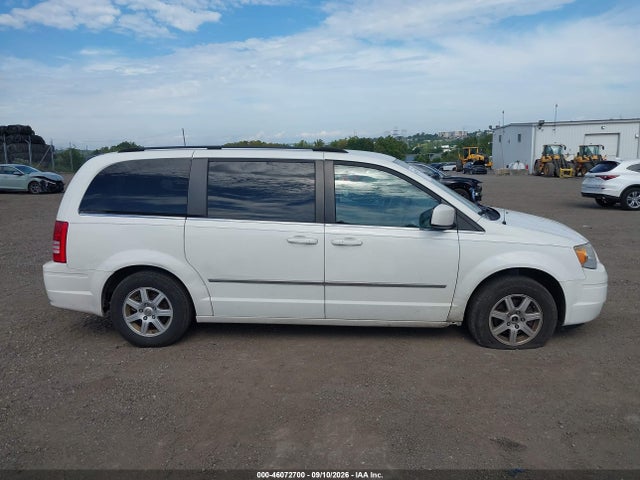 46072700 :رقم المزاد ، 2A4RR5D14AR288877 vin ، 2010 Chrysler Town & Country Touring مزاد بيع