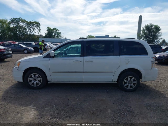 46072700 :رقم المزاد ، 2A4RR5D14AR288877 vin ، 2010 Chrysler Town & Country Touring مزاد بيع