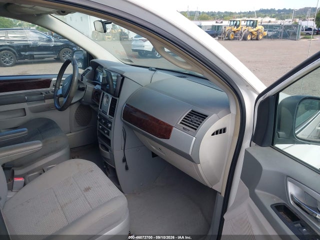 46072700 :رقم المزاد ، 2A4RR5D14AR288877 vin ، 2010 Chrysler Town & Country Touring مزاد بيع