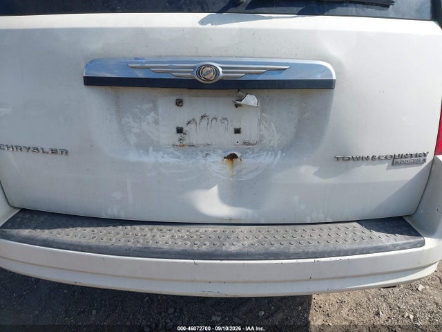 46072700 :رقم المزاد ، 2A4RR5D14AR288877 vin ، 2010 Chrysler Town & Country Touring مزاد بيع