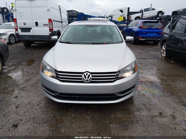 46072931 :رقم المزاد ، 1VWBS7A35EC057821 vin ، 2014 Volkswagen Passat 1.8t Se مزاد بيع