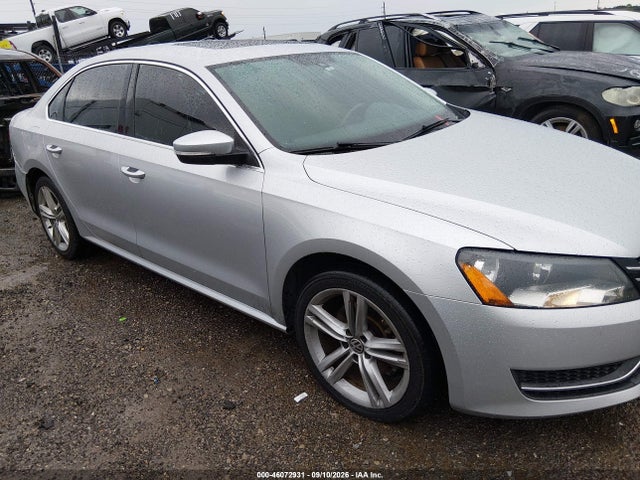 46072931 :رقم المزاد ، 1VWBS7A35EC057821 vin ، 2014 Volkswagen Passat 1.8t Se مزاد بيع