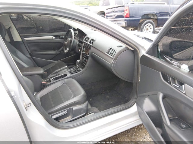 46072931 :رقم المزاد ، 1VWBS7A35EC057821 vin ، 2014 Volkswagen Passat 1.8t Se مزاد بيع