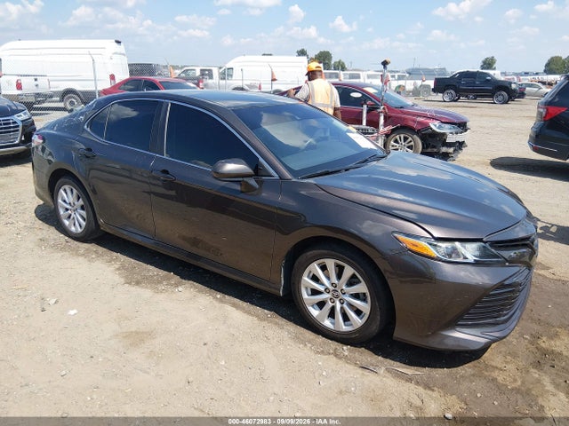 2019 Toyota Camry Le მანქანა იყიდება აუქციონზე, vin: 4T1B11HK7KU249999, აუქციონის ნომერი: 46072983