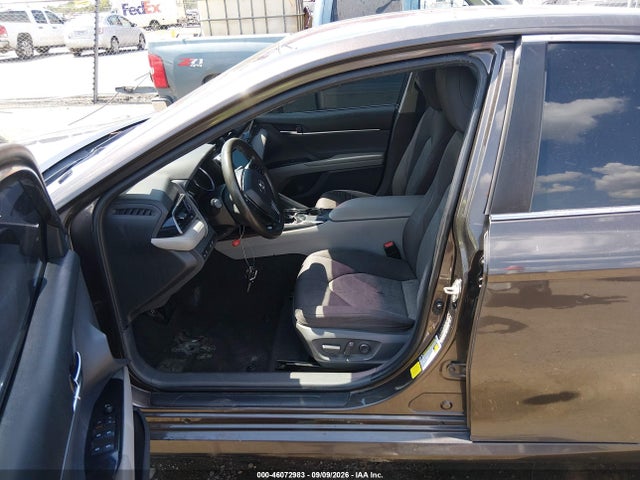 2019 Toyota Camry Le მანქანა იყიდება აუქციონზე, vin: 4T1B11HK7KU249999, აუქციონის ნომერი: 46072983