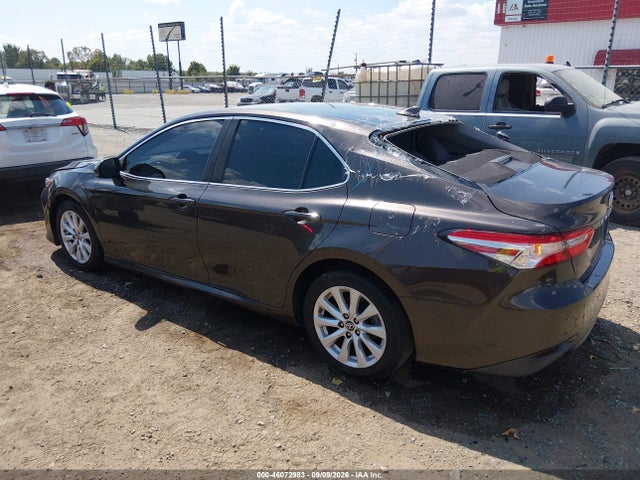 2019 Toyota Camry Le მანქანა იყიდება აუქციონზე, vin: 4T1B11HK7KU249999, აუქციონის ნომერი: 46072983