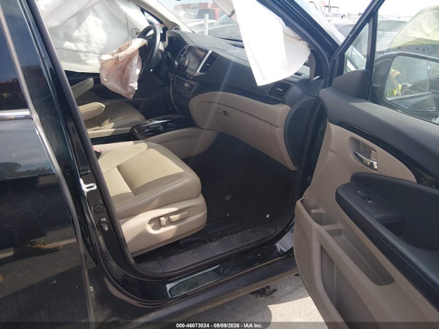 Продаж на аукціоні авто 2017 Honda Pilot Touring, vin: 5FNYF6H95HB035797, номер лоту: 46073024