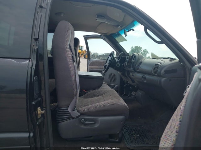 46073107 :رقم المزاد ، 3B7HF13Z71G186988 vin ، 2001 Dodge Ram 1500 St مزاد بيع