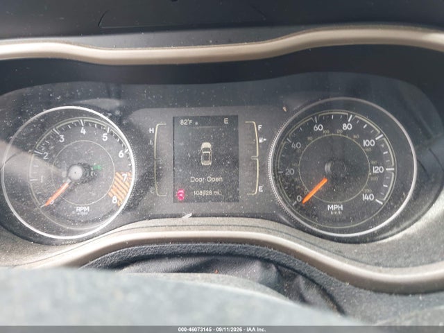 Продажа на аукционе авто 2015 Jeep Cherokee Latitude, vin: 1C4PJMCS4FW686713, номер лота: 46073145