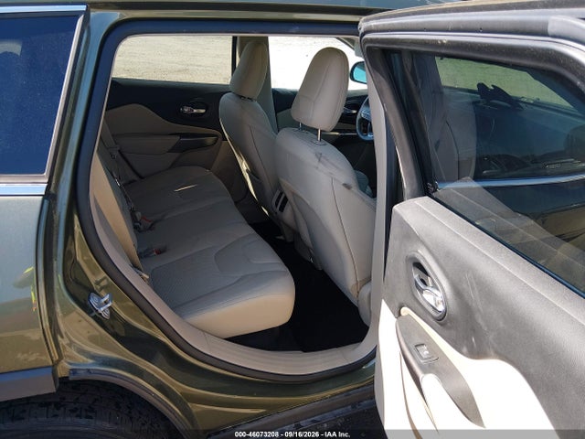 2019 Jeep Cherokee Latitude 4x4 მანქანა იყიდება აუქციონზე, vin: 1C4PJMCX8KD335076, აუქციონის ნომერი: 46073208