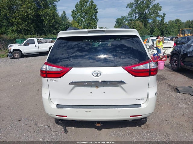 Auction sale of the 2018 Toyota Sienna Limited Premium 7 Passenger, vin: 5TDYZ3DC2JS953239, lot number: 46073286